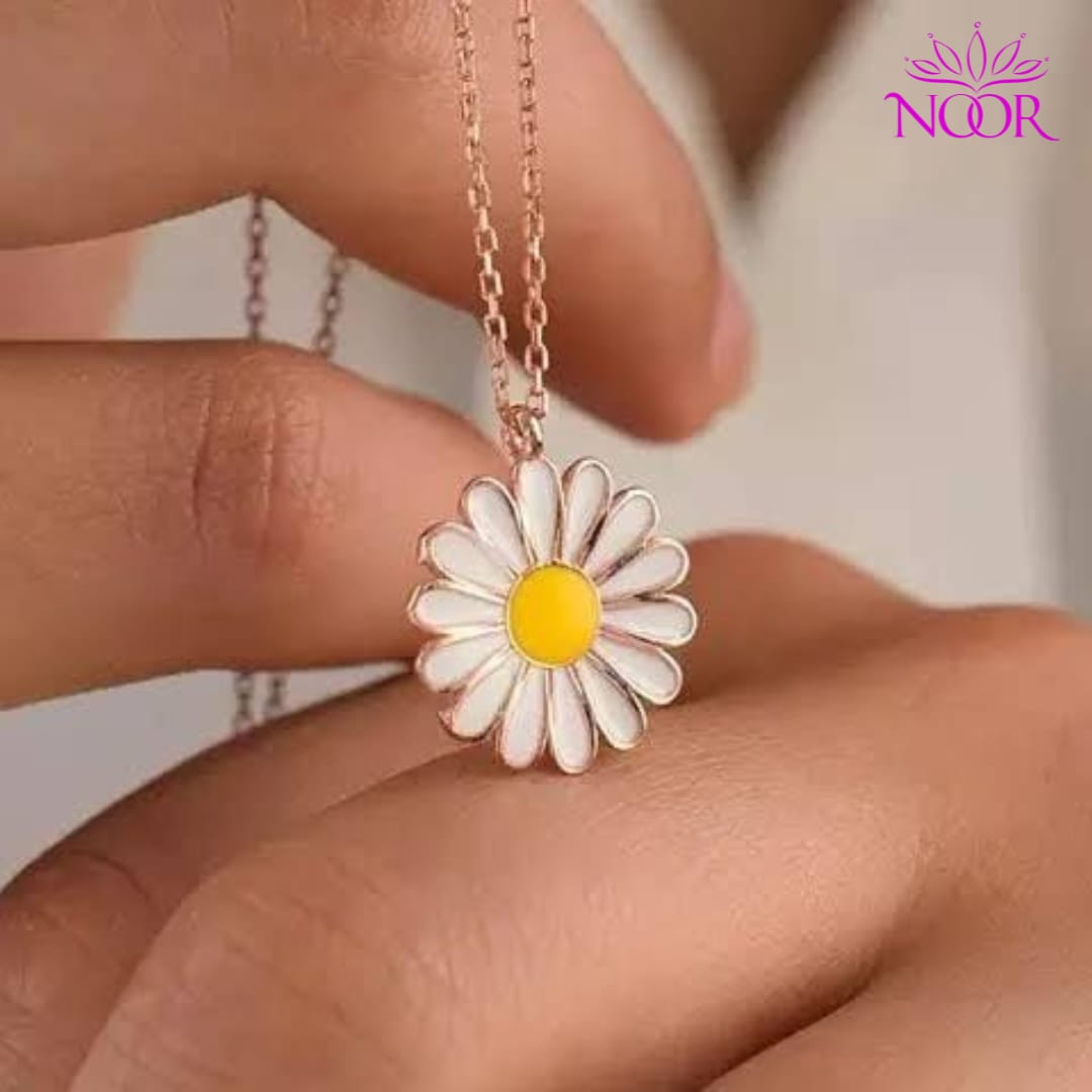 Daisy Pendant 