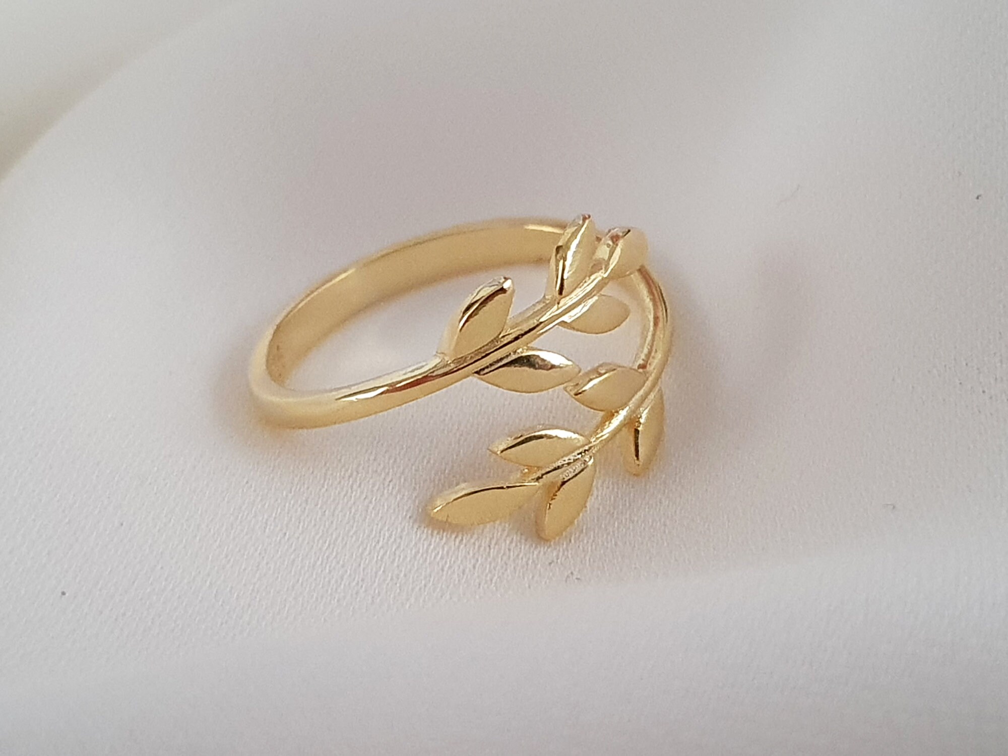 Solid Leaf Ring 